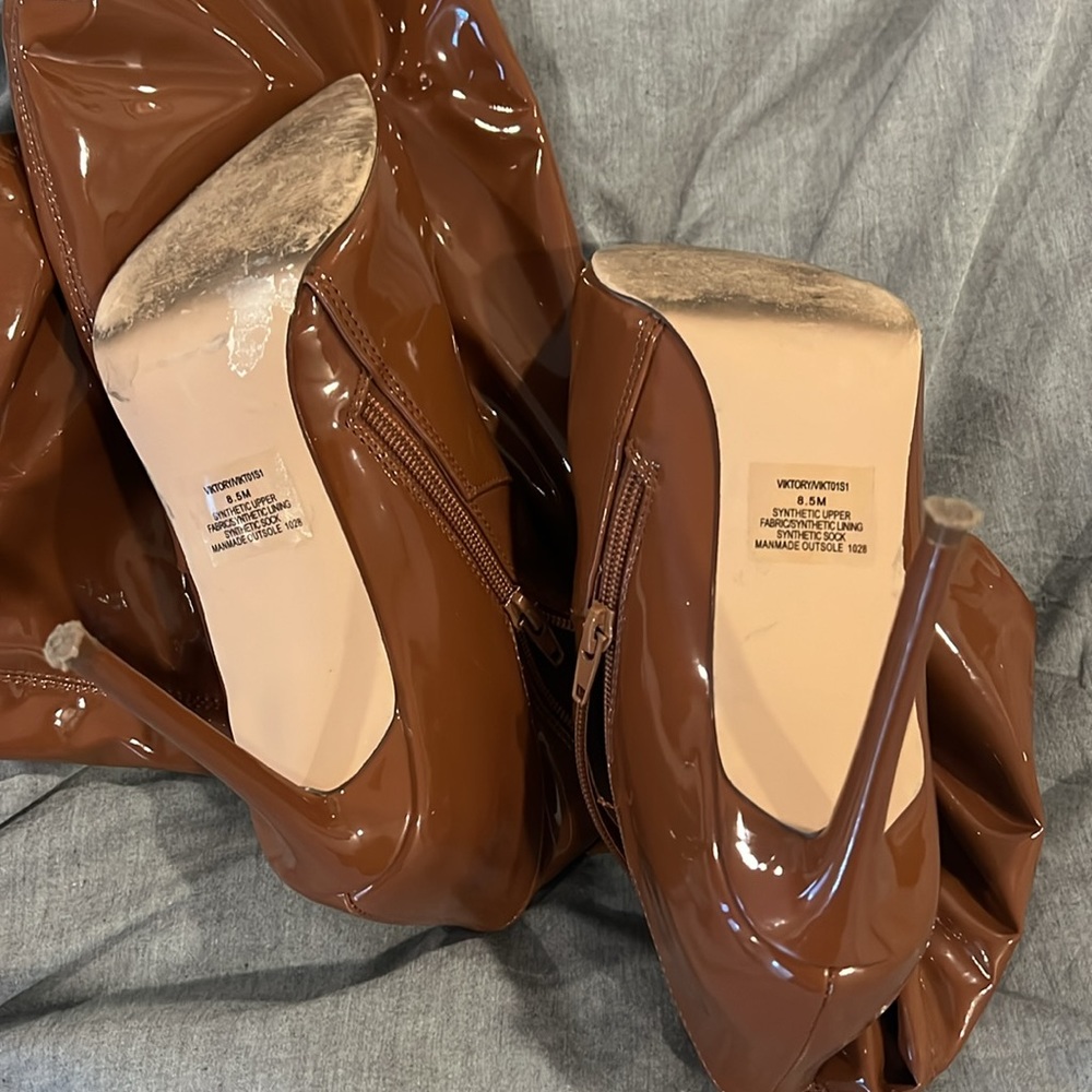 Steve Madden Kneehigh Boots - Picture 2 of 2